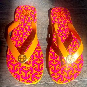TORY BURCH Kira Flip Flop. Size 39. Orange/Hot Pink